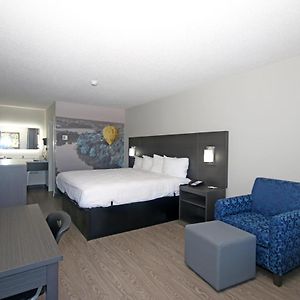 King Suite Accessible or Non Smoking